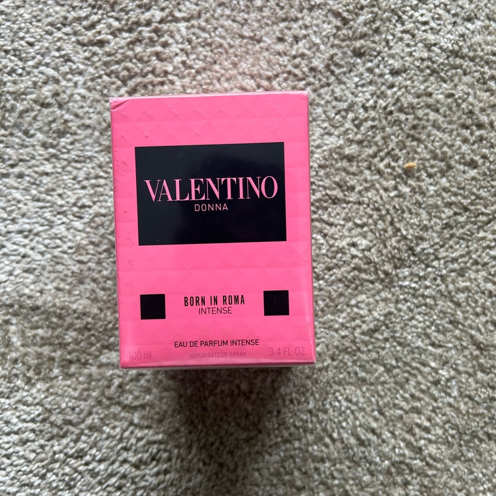 Valentino  Born in Roma Intense